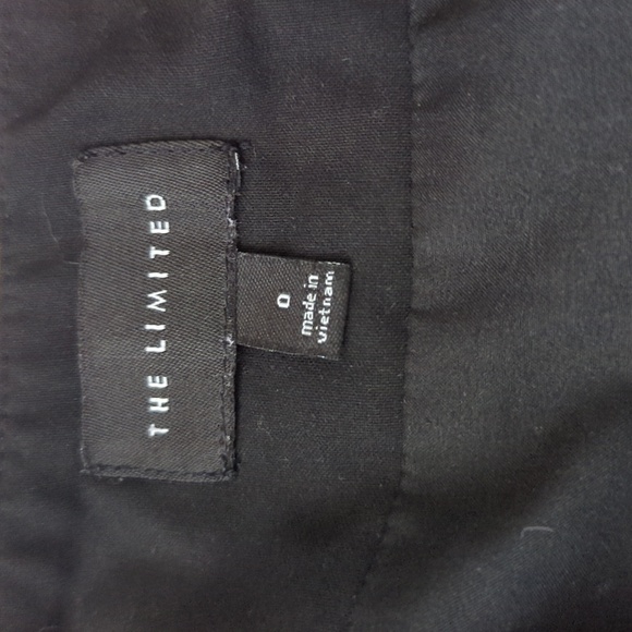 The Limited Black Pencil Skirt with Back Ruffle Hem Women's Size 0 - Picture 3 of 3